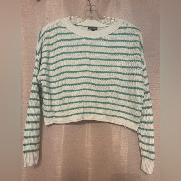 Wild Fable sweater - Picture 2 of 4